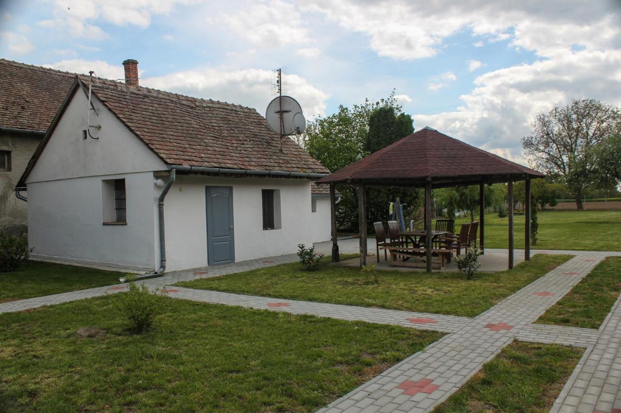 Apartamento Das Blaue Haus Vendégház - Kovácshida Exterior foto